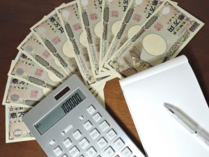 車検費用10万円は高い？普通車なら妥当なの？
