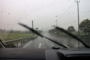 車検とワイパーの関係について｜車検に通らないワイパーって？