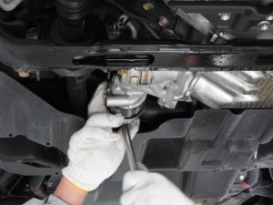 オイル漏れの車は車検に通る？どの程度のオイル漏れなら大丈夫？