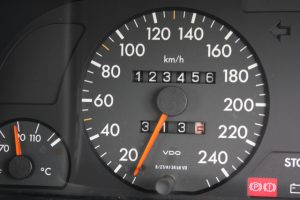 10年落ち・10万キロ以上の【古い車】を高く売る方法はコレ！